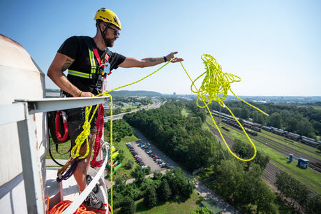 Postroje a polohovací pásy